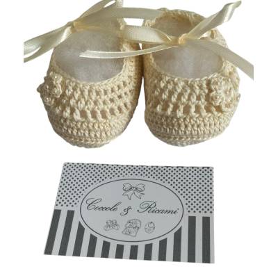 Chinelo de berço em algodão crochetado