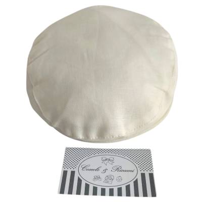 Heller cremefarbener sizilianischer Coppola