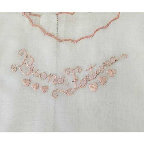 Camicina della fortuna neonata smanicata con ricamo 2