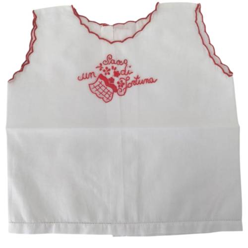 Weiße Glücksbluse mit roter Stickerei