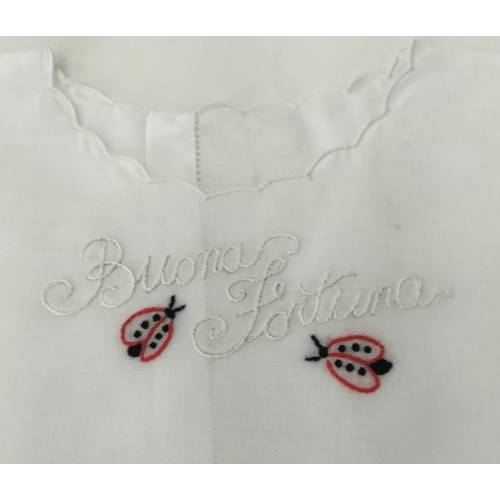 Blusa Fortuna con bordado a mano 2