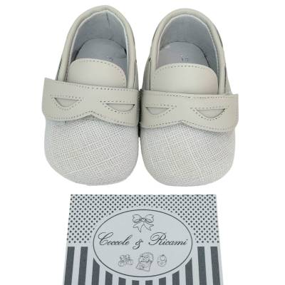 Zapato de bebé recién nacido