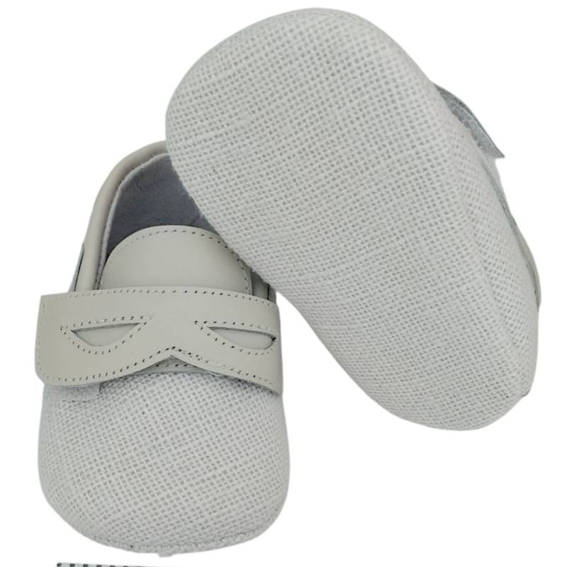 Zapato de bebé recién nacido