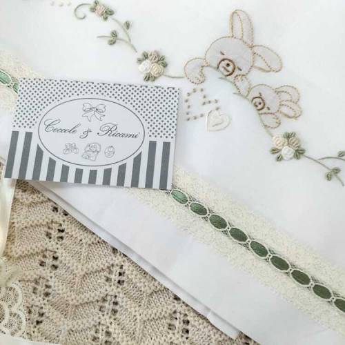 Drap avec bavoir en broderie lapin 2