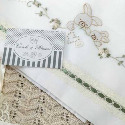 Sheet with bunny embroidery bib