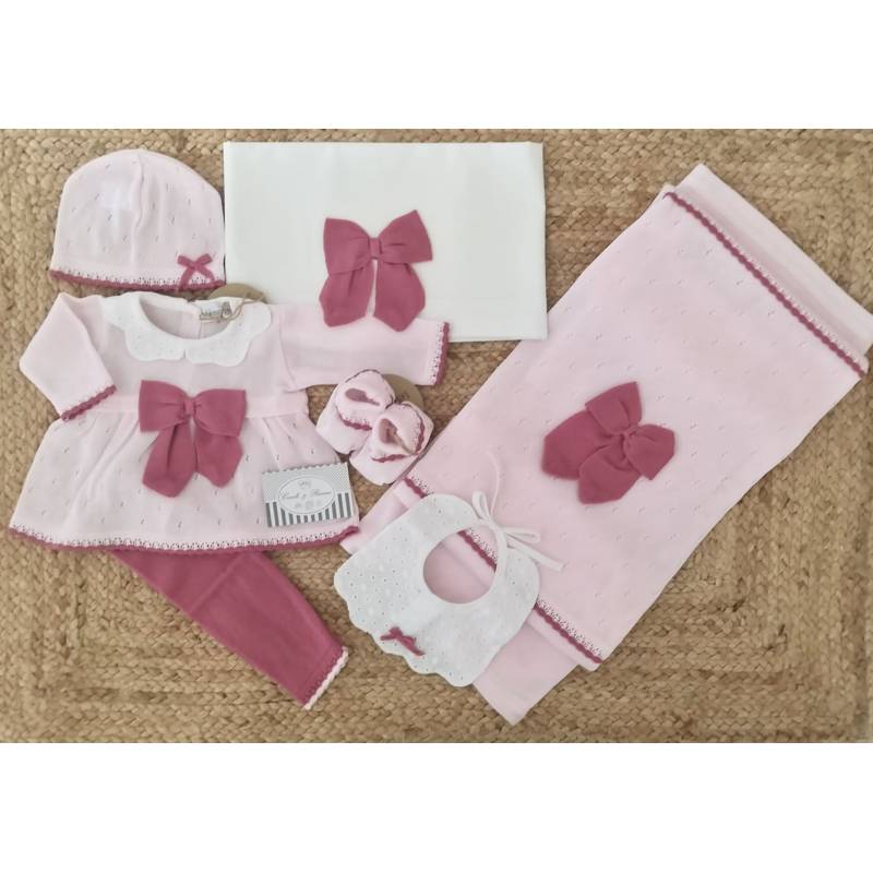 Neugeborenen-Layette