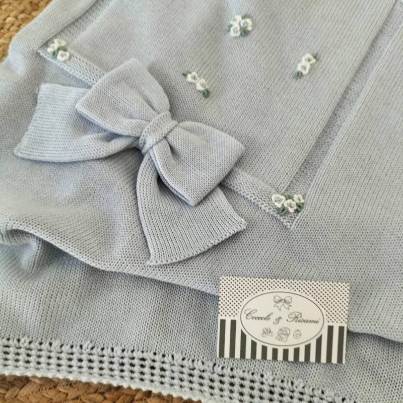 Babygi baby blanket in light blue...
