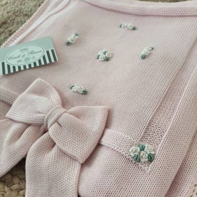 Copertina neonata rosa in cotone con ricamo a mano