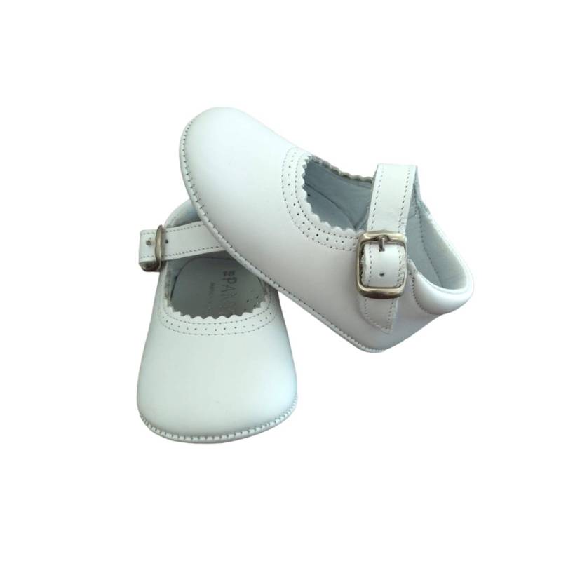 Christening cradle shoe size 18 - 