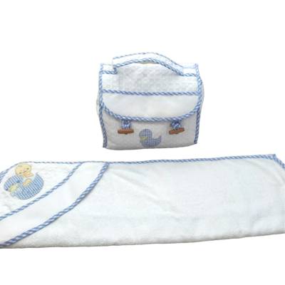 Bademantel und Babytasche - 