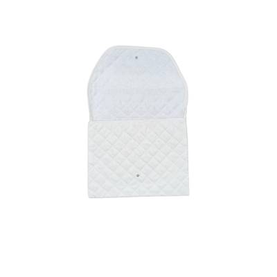 Muda-fraldas creme bordável com ponto de cruz em tela Aida - 