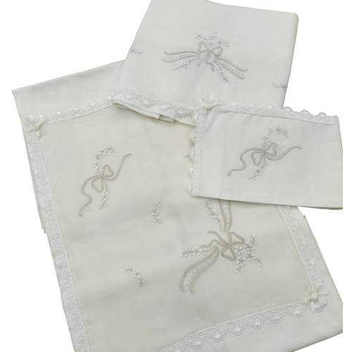 Copertina e lenzuolino neonato ricamato a mano color panna bianco e tortora - 