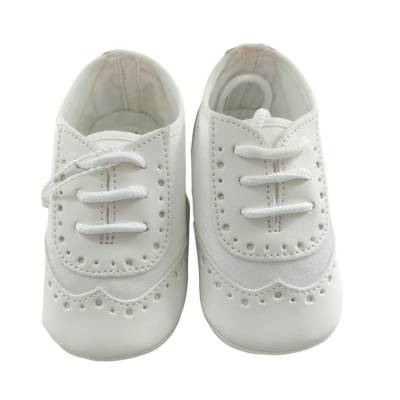 Elegantes zapatos de bebé de color crema claro - 