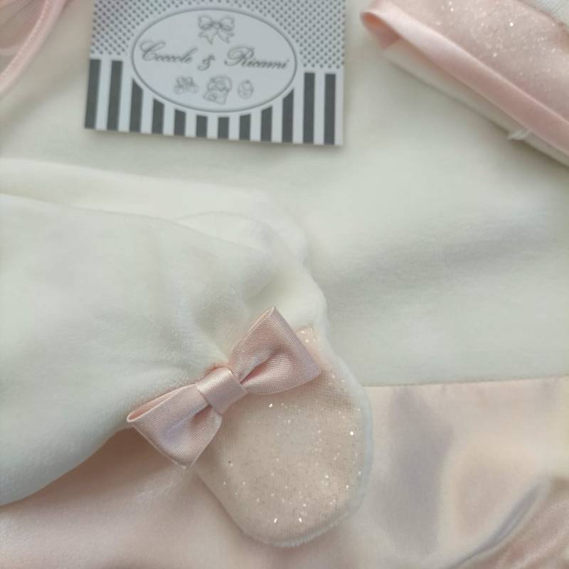 Elegant newborn girl's outfit in chenille Minù white and pink with lace - 