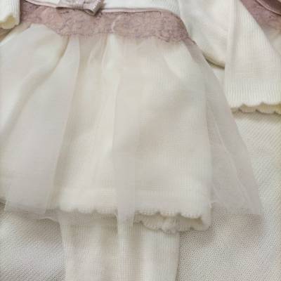 Conjunto para recién nacida en chenilla Minù - 