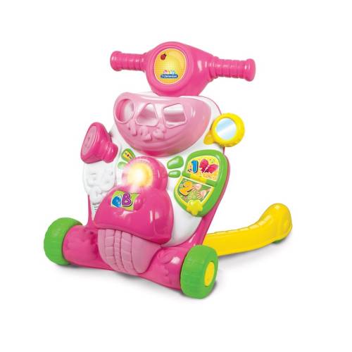 Primeros pasos de Valentina Scooterina