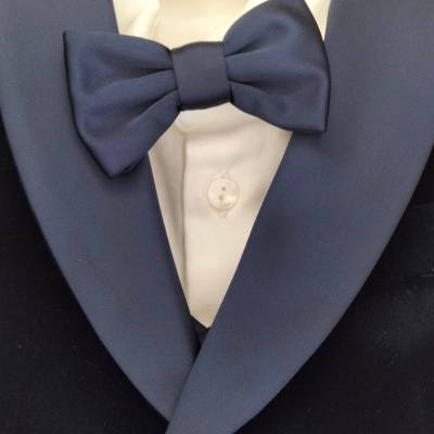 Eleganter Babyanzug Größe 12 Monate aus mitternachtsblauem Samt und satinierten Details - 